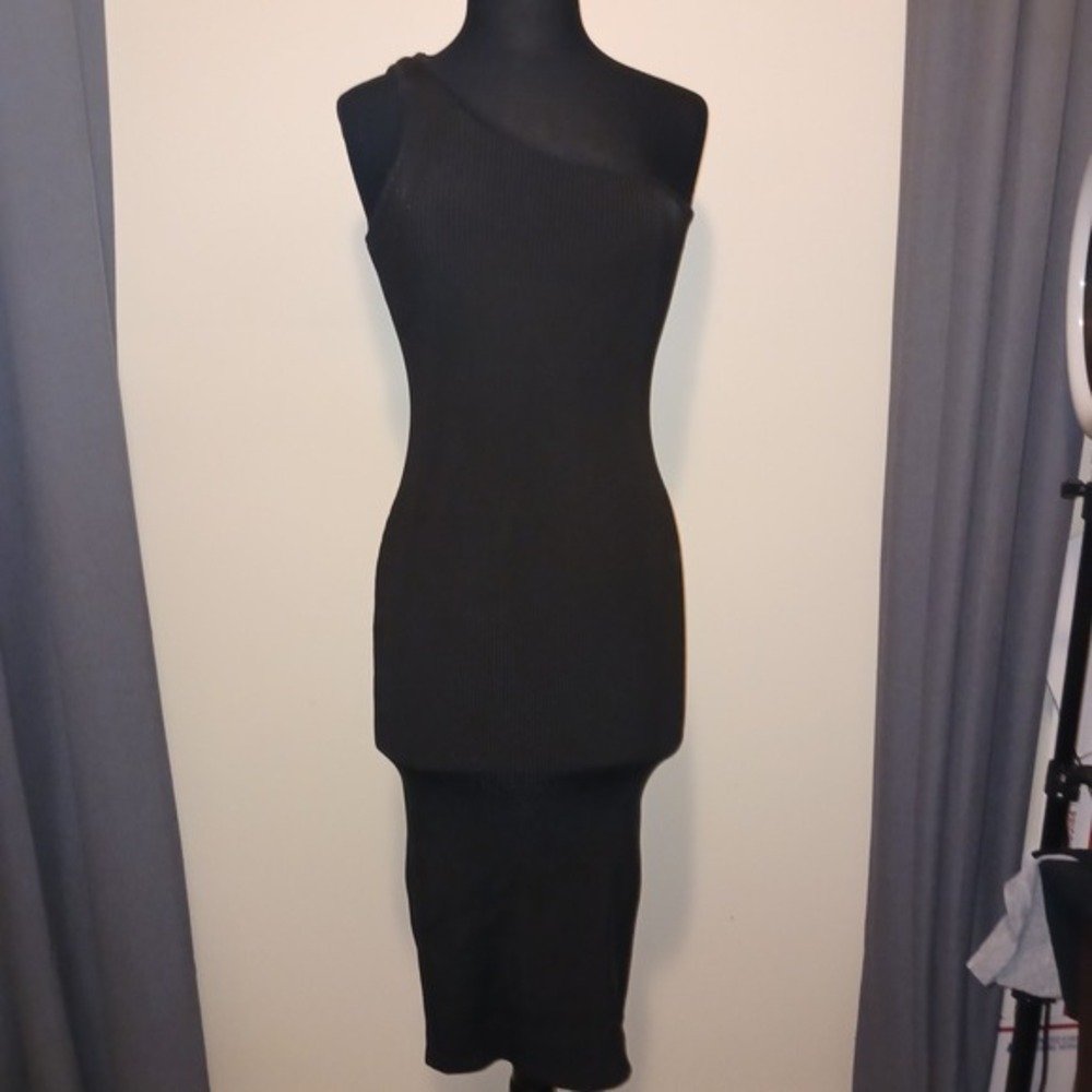 Viviane Furrier Ribbed One Shoulder Bodycon‎ Midi Dress Black S/M